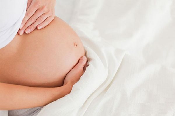 Bà bầu uống nước tăng lực được không