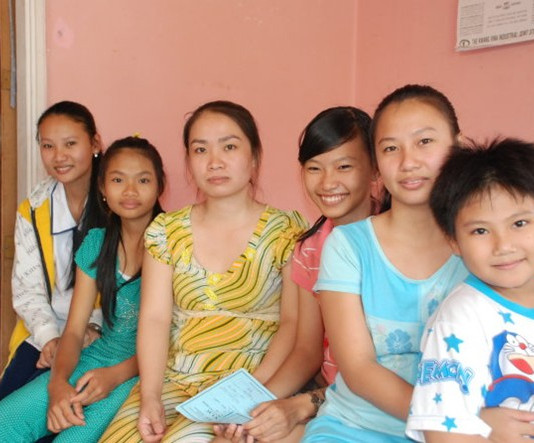 28 tuổi, nuôi năm em vẫn vào cao đẳng