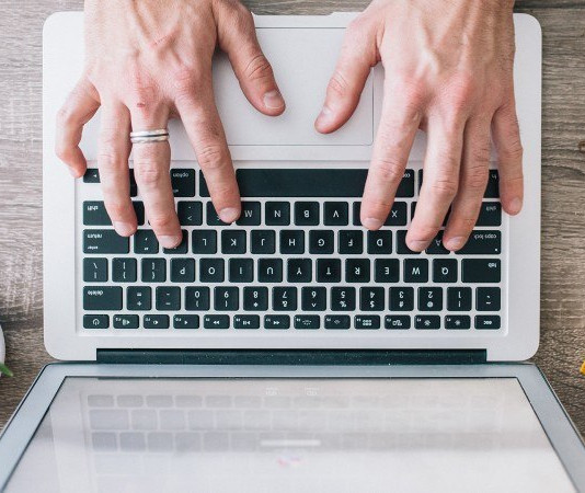 Những lưu ý khi sử dụng laptop