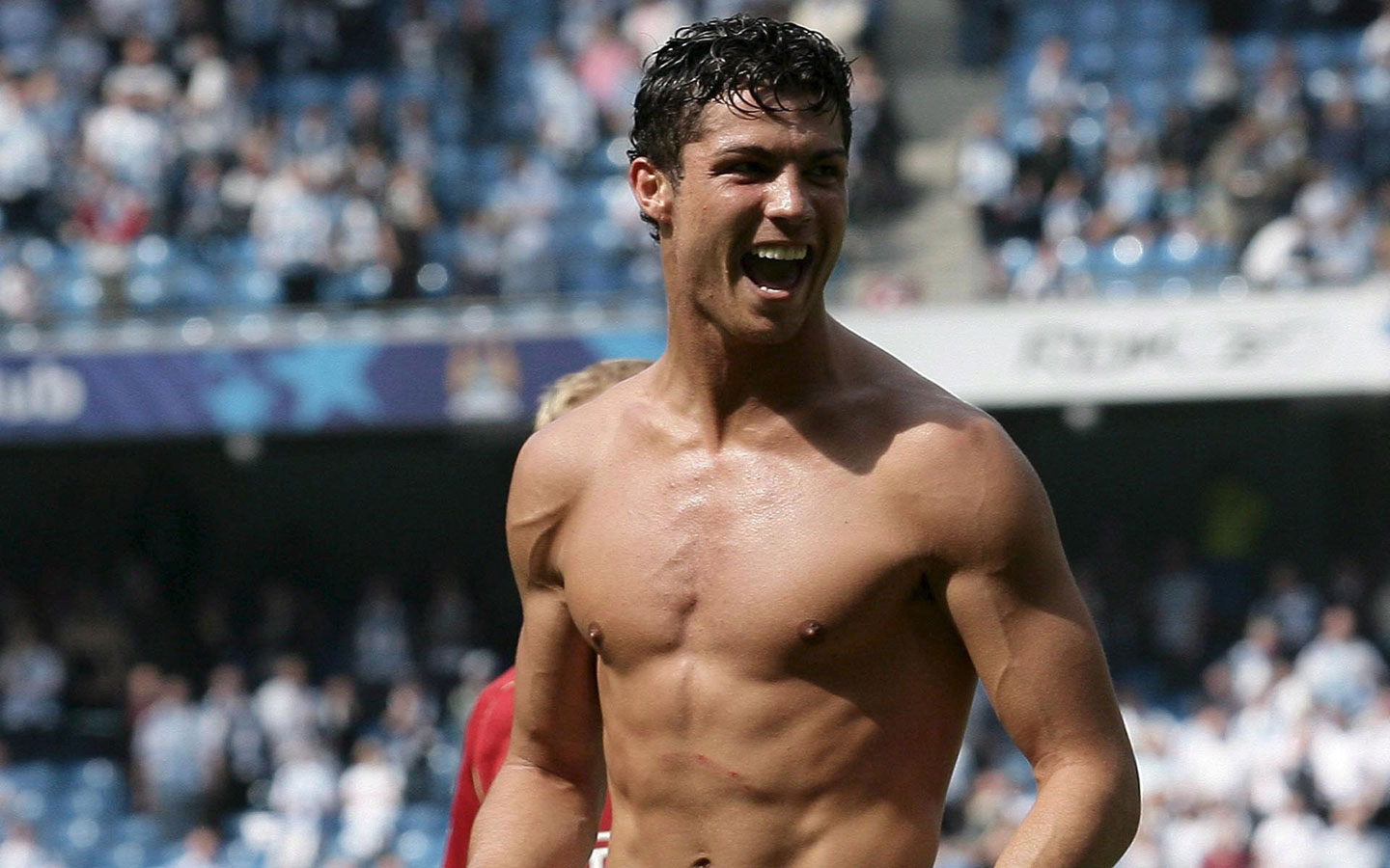 Thân hình của Ronaldo ngày hôm nay là nhờ quá trình tập luyện không biết mệt mỏi