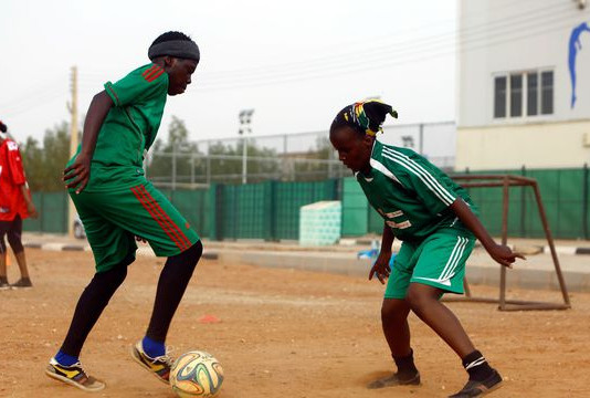 Nữ HLV Ả-Rập huấn luyện tuyển bóng đá nam