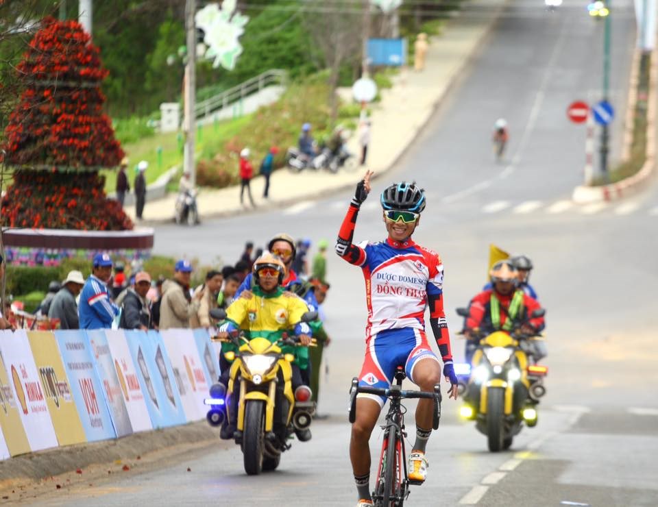 Lê Ngọc Sơn vừa giành danh hiệu Vua leo núi ở giải xe đạp Nam Kỳ khởi nghĩa 2015