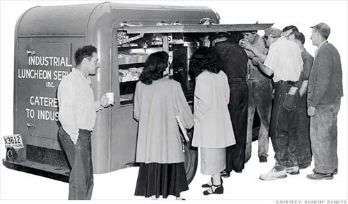 Những chiếc xe tự chế của Rosenberg đã mở ra hình thức dịch vụ thực phẩm lưu động hiện đang rất được phổ biến tại Mỹ