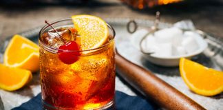 Cocktail Old Fashioned - Các loại Cocktail phổ biến trong Bar