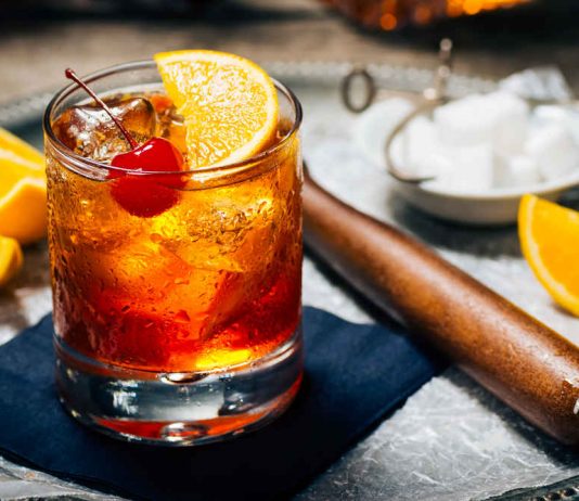 Cocktail Old Fashioned - Các loại Cocktail phổ biến trong Bar