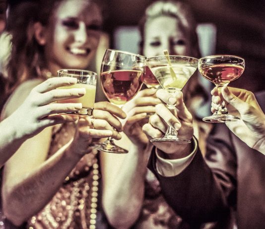 Tiệc cocktail là gì - Cocktail Party