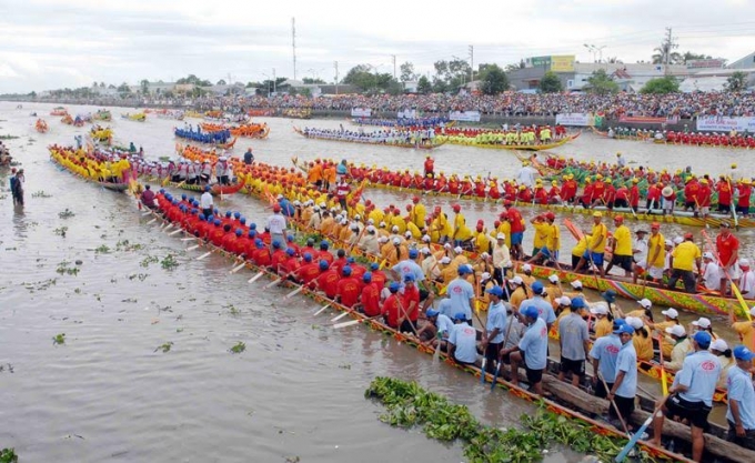 Festival Ghe Ngo Sóc Trăng là lễ hội truyền thống lớn nhất của đồng bào Khmer nói riêng và khu vực Nam Bộ nói chung.